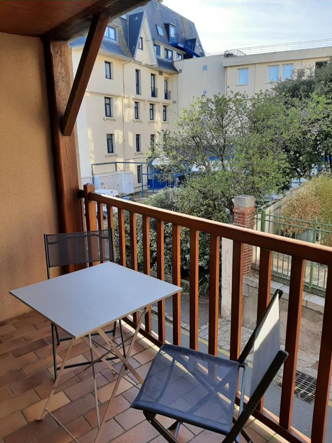 Le Petit Michelet Apartment Granville Bagian luar foto