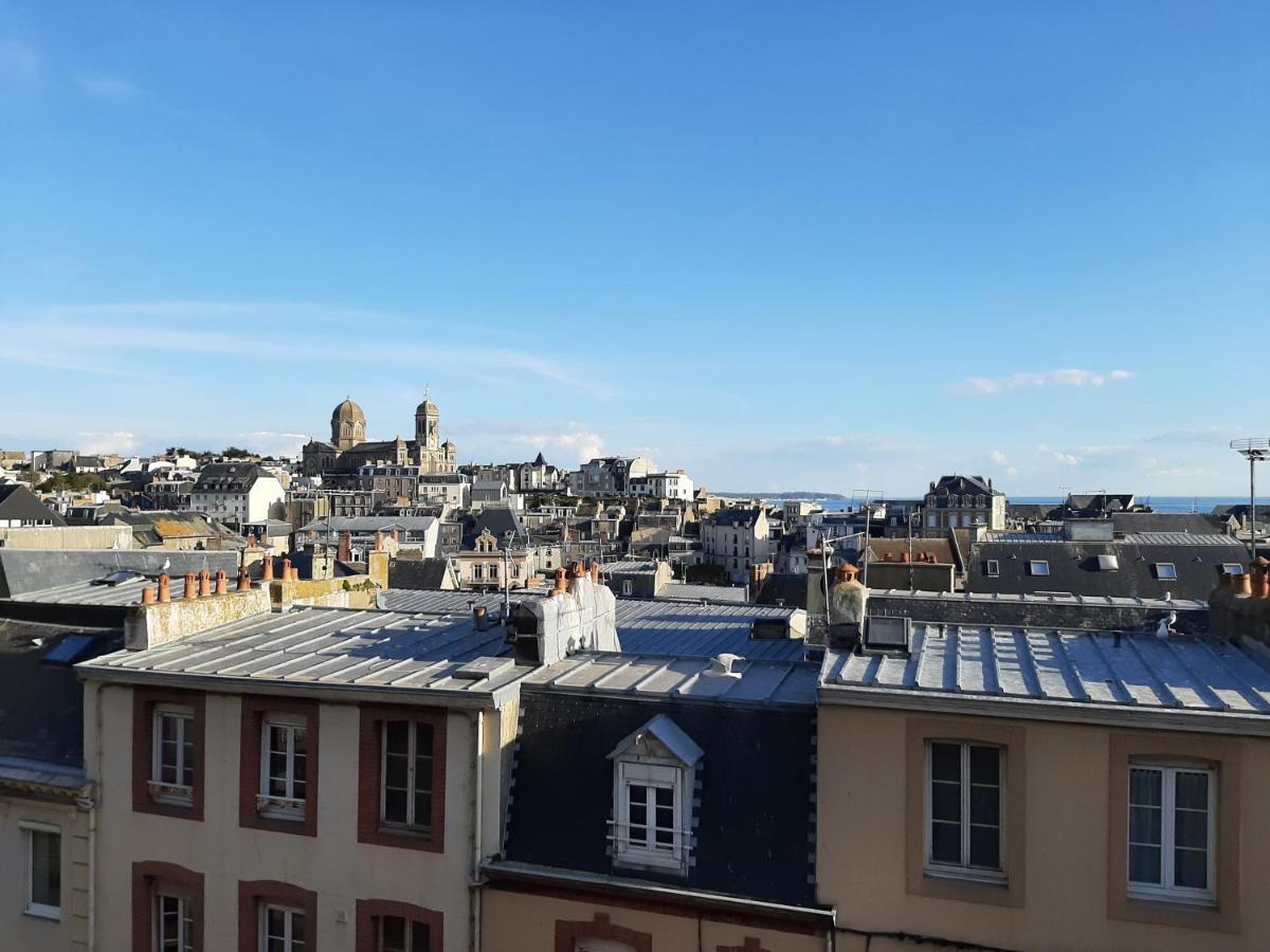 Le Petit Michelet Apartment Granville Bagian luar foto